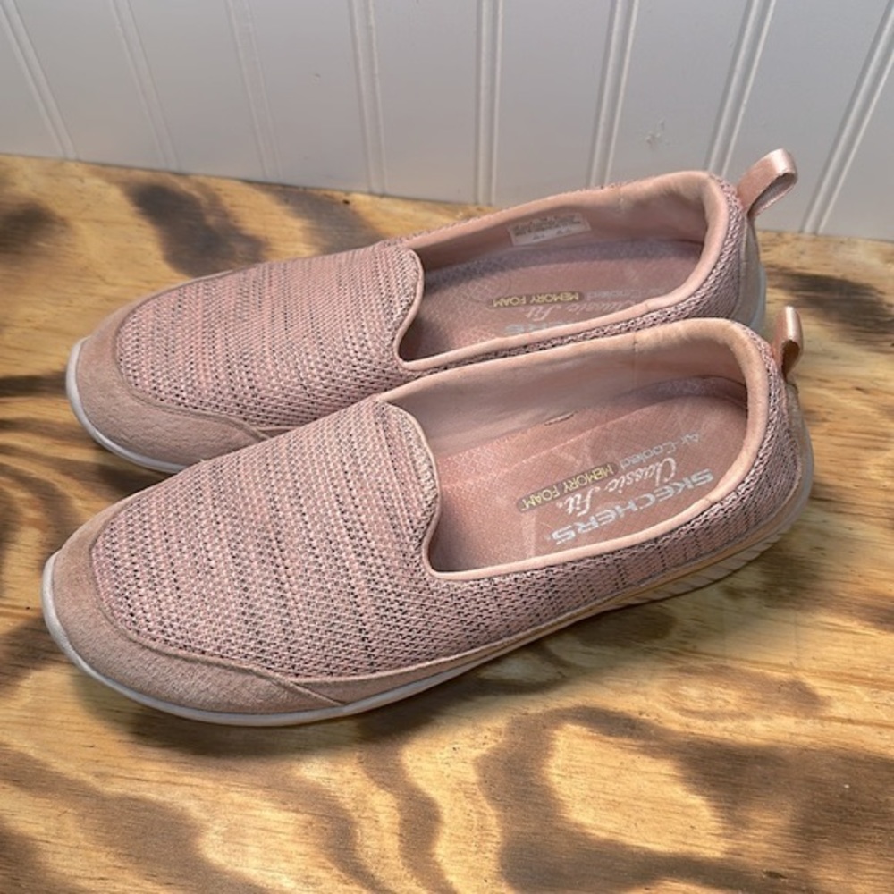 Skechers Classic Fit Memory Foam Slip On Sneakers Size 8